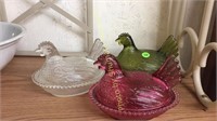 S/3 GLASS CHICKEN DISHES, 1 OLIVE, 1 CLEAR