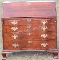 18TH C. CHIPPENDALE DESK, FALL FRONT SERPENTINE