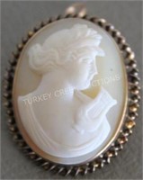 10K YELLOW GOLD SHELL CARVED CAMEO, 1 1/4" H, 1"