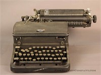 Vintage Royal Typewriter ( 2 of 2)