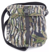 Muzzleloading rifle kit in camo pouch to include;