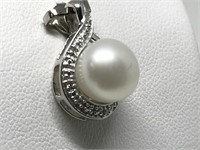 30B- Sterling Silver Pearl & Diamond Pendant