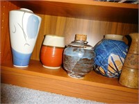 SHELF OF POTTERY/HOME DECOR ITEMS