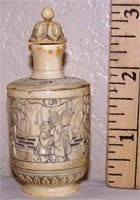 ANTIQUE CARVED IVORY SNUFF BOTTLE - IT APPEARS TO