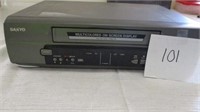 VHS PLAYER - NO CORDS