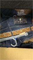 1 LOT LADIES FADED GLORY JEANS