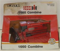 Ertl 1/64 Case IH 1660 Combine