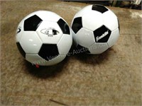 (2)Franklin All Weather Soccer Balls (Size 4)