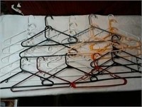 (24)Plastic Hangers