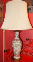 A FAMILLE ROSE TYPE ASIAN PORCELAIN TABLE LAMP
