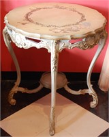 AN EARLY 20TH CENTURY FRENCH STYLE LAMP TABLE