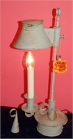 A VINTAGE ADJUSTABLE TOLE TIN TABLE LAMP