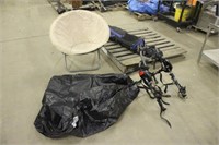 FOLD UP CHAIR WITH SET OF GOLF CLUBS, TRUNK