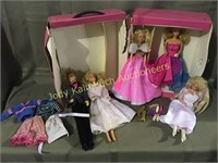 Vintage Barbie case, dolls and accessories