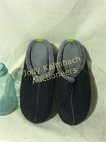Brookstone mens slippers gray felt memory foam