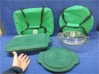 2 anchor hocking baking dishes & carrying cases