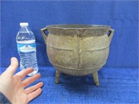 antique 3 footed iron pot (repaired)