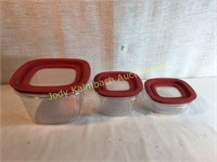 Set of 3 Rubbermaid Containers