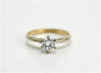 SOLITAIRE DIAMOND AND GOLD RING