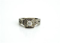 DIAMOND AND WHITE GOLD RING