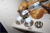 ESPRESSO CUPS AND SAUCERS WITH POT