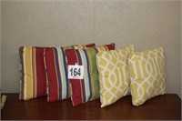 5-Indoor/outdoor pillows