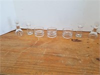 B24- ASSORTED CLEAR GLASSWARE TABLE ITEMS