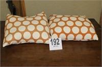 2-decorative pillows
