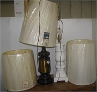 (2) Various styled table lamp with shades.