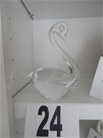 GLASS SWAN