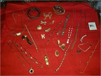 JEWELRY! Bracelets, brooches, necklaces, stick