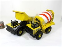2 camions jouets TONKA toy trucks