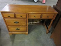 Baronet Desk - Maple