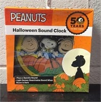 Peanuts Halloween Soubd Clock