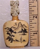 CARVED ANTIQUE IVORY SNUFF BOTTLE, WITH ARTIST