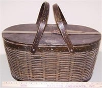 GREAT CONDITION OLD "HAWKEYE" PICKNIC BASKET
