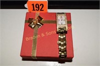 LADIES GUESS WRISTWATCH WITH BOX