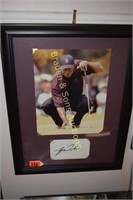 FRAMED 16" X 12" TIGER WOODS PHOTO WITH