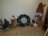Snowman, wreaths Santa Clauses and more