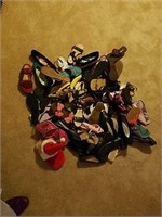 large lot of women's shoes, varying from flip