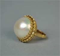 GOLD & MABE PEARL RING