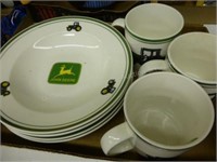 Box John Deere plates and cups