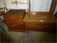 2 wood drawer units