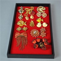 (15) VINTAGE COSTUME JEWELRIES, MOST SIGNED