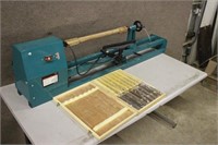 1000MM WOOD LATHE, 40" BETWEEN CENTERS AND TOOLS,