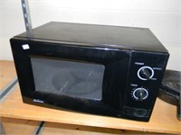 Sunbeam model MA-6400B2 Microwave Oven