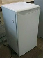 Working Danby mini fridge - 18x19x33"H