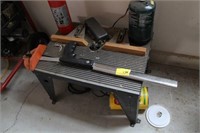 ROUTER WITH TABLE