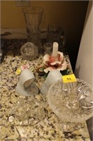 LOT: CRYSTAL FIGURINES, BOWLS, CAPIDEMONTE, ETC.