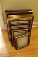 LOT: PICTURE FRAMES AND PRINTS